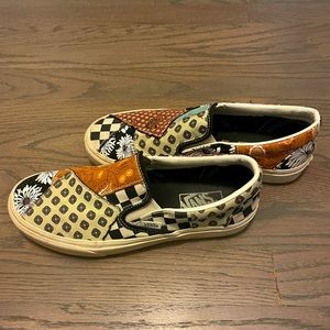 These are called Patch Vans for women and come in a size 9